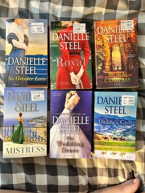 Danielle Steel Collection - Assorted Cover Colors - Set of 6 Paperback Novels